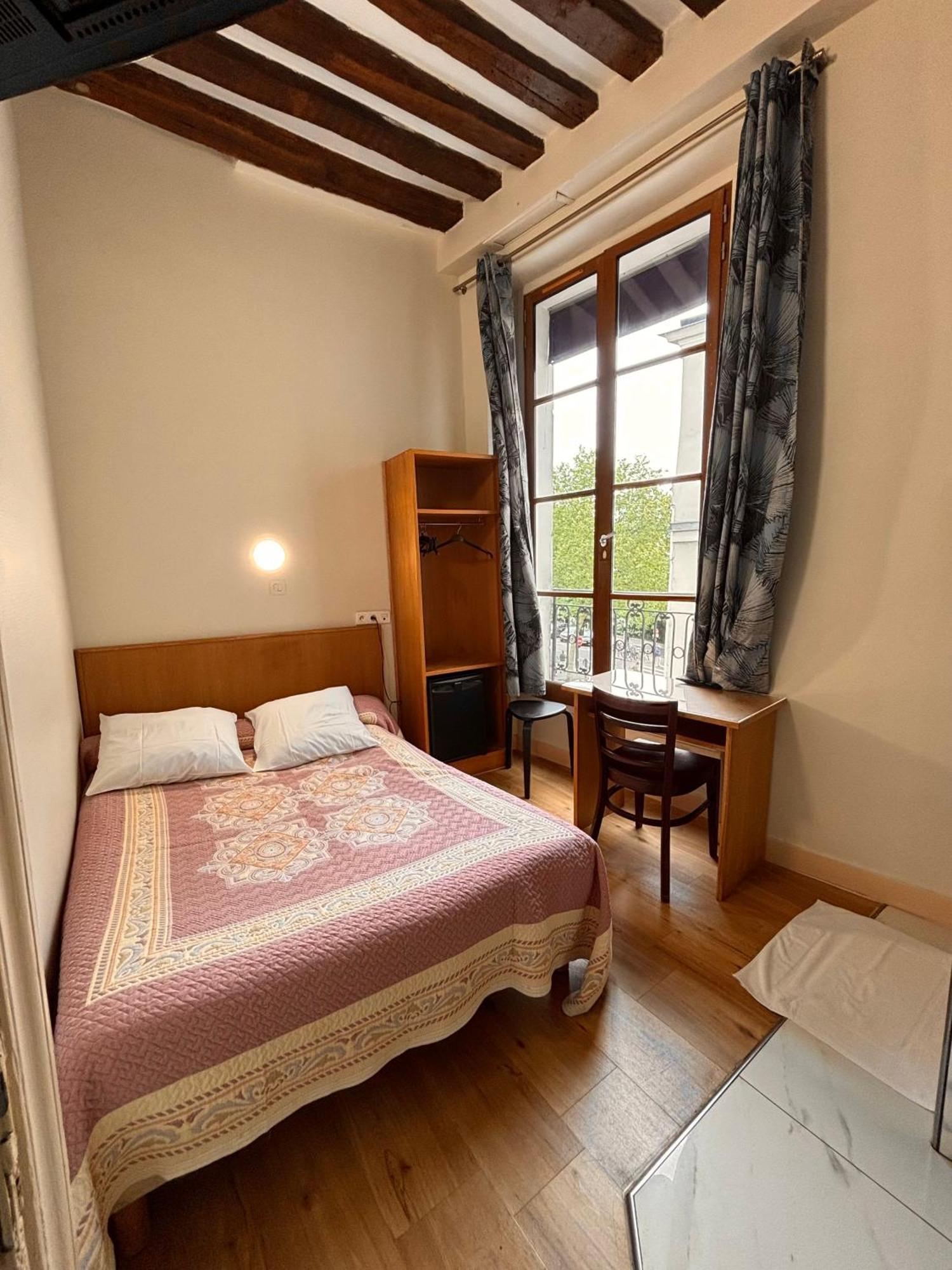 Hotel Des Fontaines Parijs